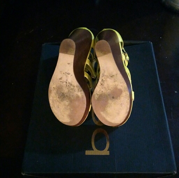 BEBE 6 LEMON YELLOW LEATHER STRAPPY WEDGE HEELS w/ BOX citrine platform - Picture 8 of 10